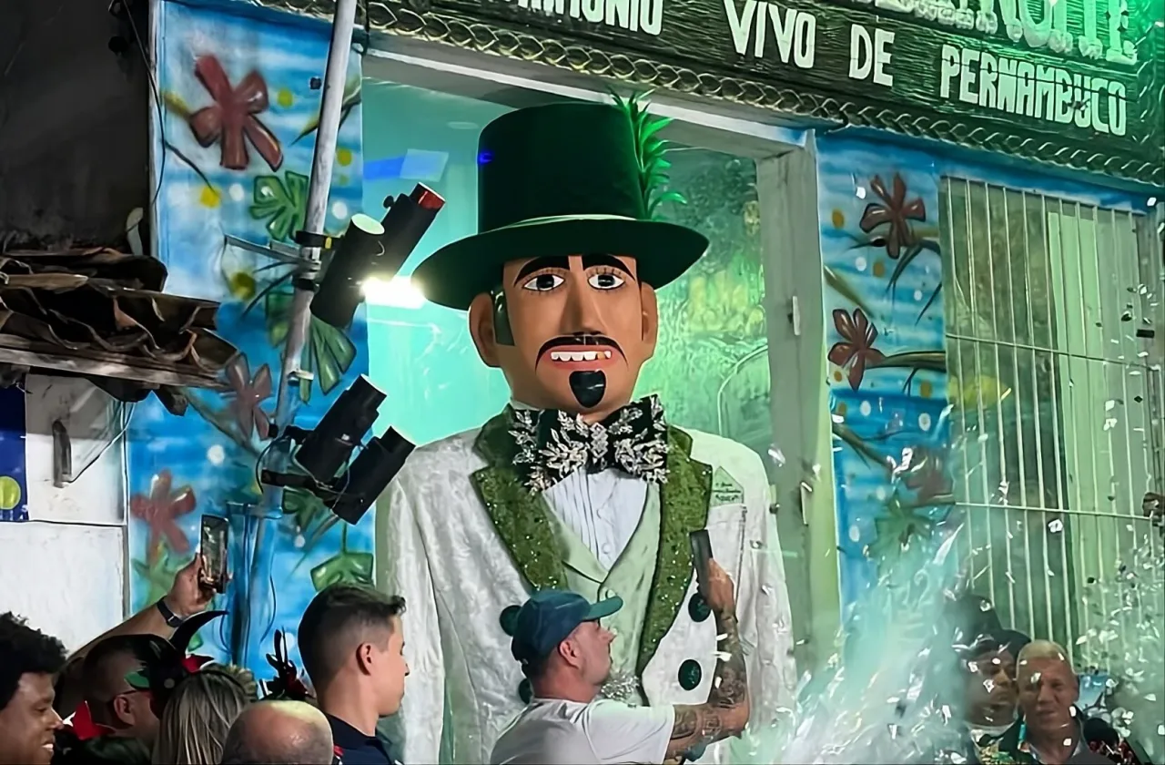 “A cidade está sendo atravessada por uma exploração, um turismo predatório, pela especulação imobiliária, nunca foi tão difícil ser morador,” lamenta a artista. Imagem: Divulgação da Prefeitura de Olinda 