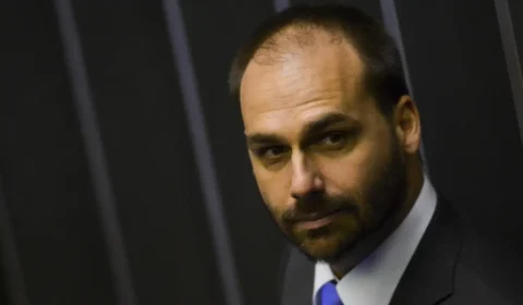 Moraes manda notificar Eduardo Bolsonaro sobre abertura de ação penal