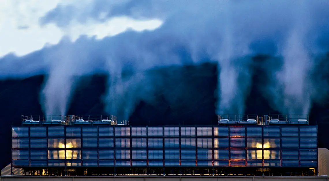Na imagem é possível ver o funcionamento das torres de resfriamento de um datacenter do Google, localizado em Oregon, nos Estados Unidos. Foto: Google/divulgação