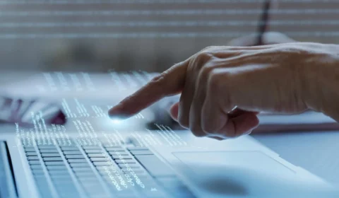 Algoritmos e desigualdade: entenda o que é algoritmo na internet e como ele afeta a justiça social