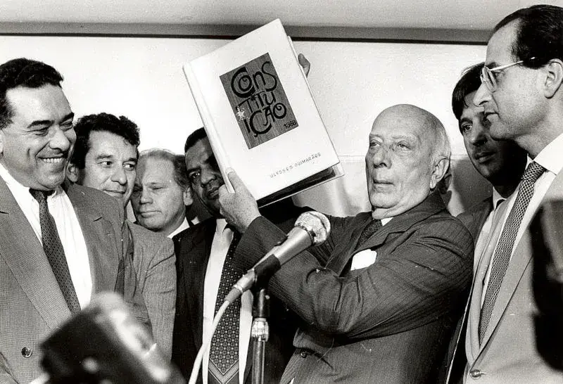 Direitos Humanos Constituição de 1988 A Constituição de 1988 ampliou direitos fundamentais e estabeleceu os direitos humanos como pilar do Estado Democrático de Direito brasileiro. Imagem: Arquivo Nacional