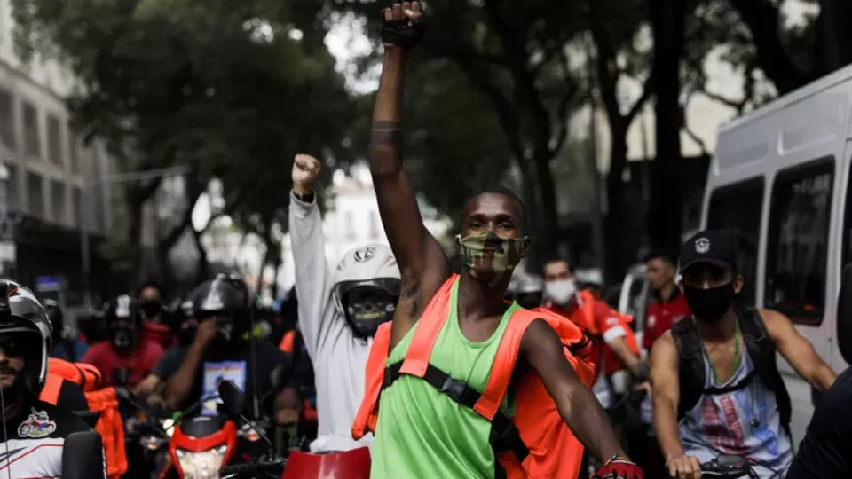Modo capitalista de produção e suas faces do trabalho
