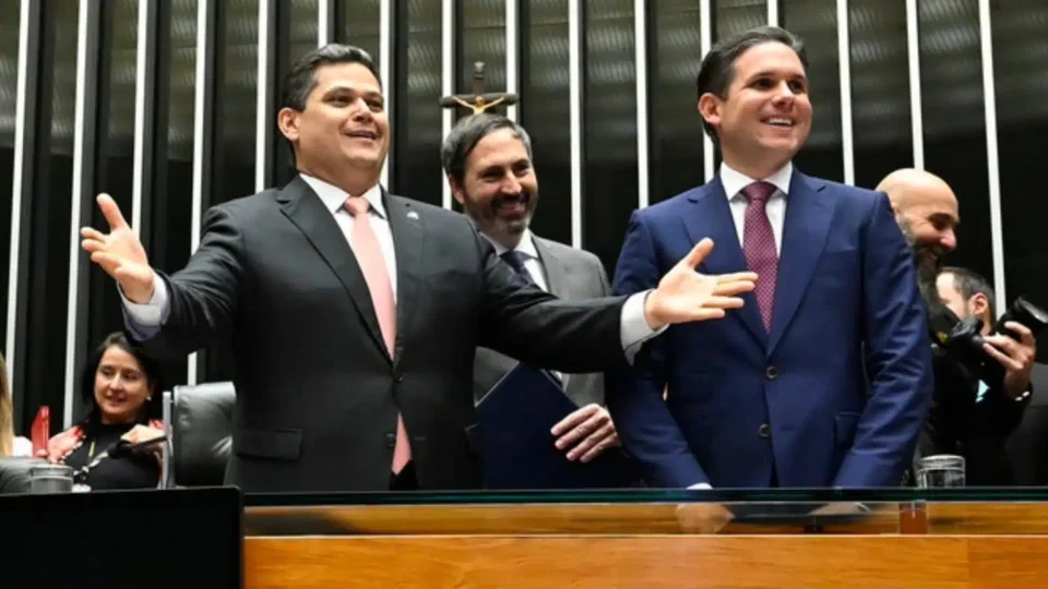 Lideranças da oposição negam acordo para trocar dosimetria por caso Master