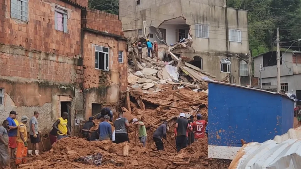 Chuvas em MG: autoridades contabilizam 28 mortes e 40 desaparecidos
