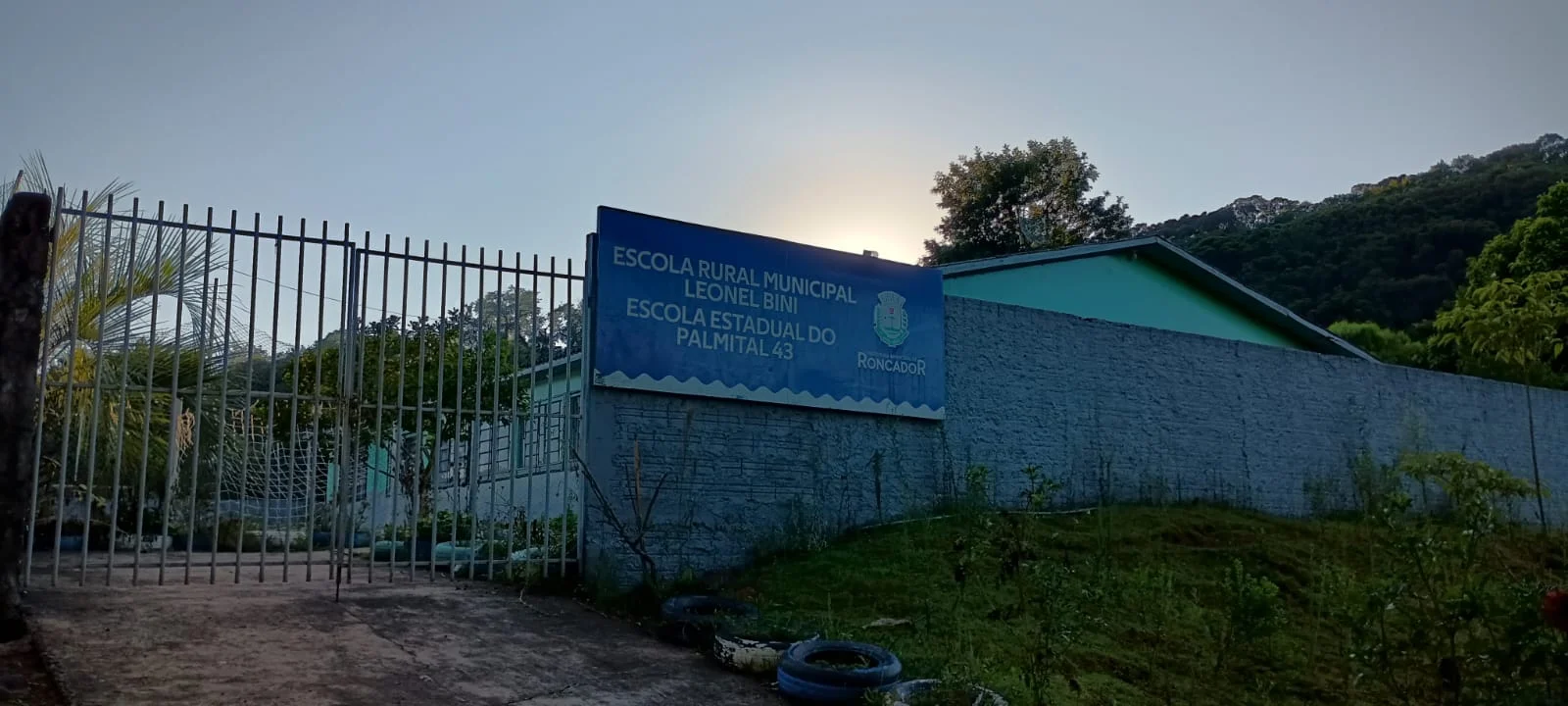 Escola Estadual do Palmital 43, agora fechada, recebeu gerações de agricultores | Crédito: Arquivo pessoal/Tatiane Loch