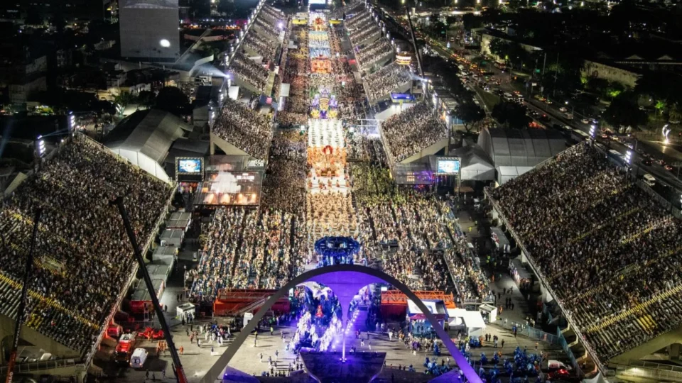 Véspera da apuração no RJ tem troca de indiretas e indício de racha no poder do Carnaval