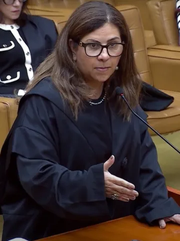 Cláudia Márcia de Carvalho Soares