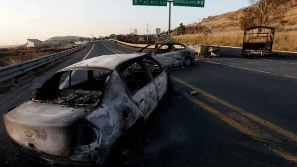 Após morte de El Mencho, onda de violência no México mata 25 membros da Guarda Nacional
