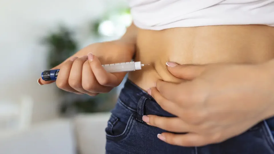 Canetas emagrecedoras: Anvisa emite alerta após alta nas notificações de pancreatite