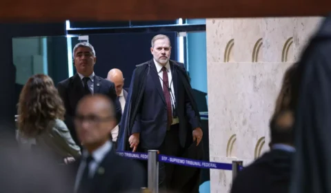 Reunião para tirar Toffoli do caso Master gera dúvidas diante de falta de transparência