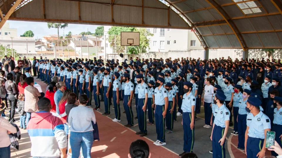 Deputada cobra dados do governo Ratinho Jr. sobre assédio em escolas cívico-militares