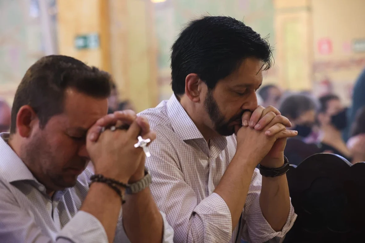 Ricardo Nunes em missa na Diocese de Santo Amaro em 2023; prefeitura pagou por shows gospel na diocese no mesmo ano