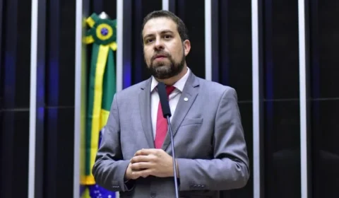 Governo Lula rejeita manobra de Zema sobre exploração de terras raras em MG, diz Boulos
