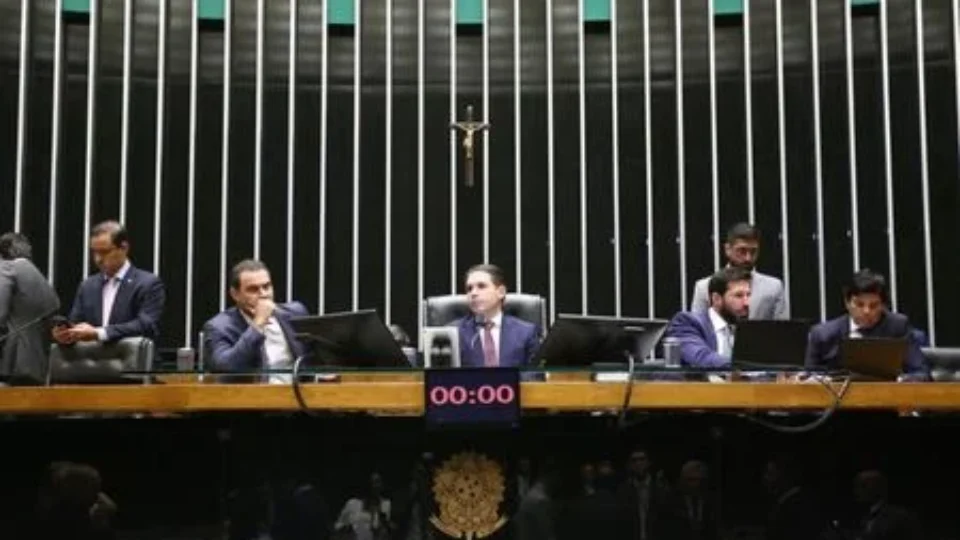 Câmara vai aumentar verba de gabinete em cerca de 23% após reajuste de servidores