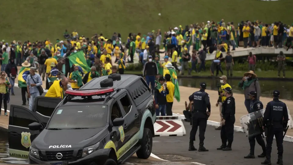 Moraes vota por rejeitar recurso de cúpula da PMDF condenada pelo 8/1