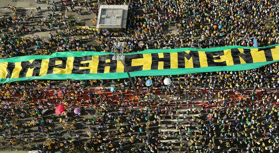 Manifestantes pedem impeachment de Dilma Rousseff na Avenida Paulista, em 2014. Foto: Jorge Araújo/Folhapress