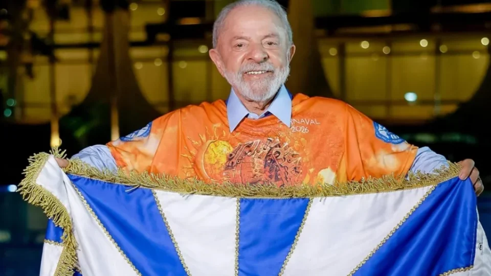 Lula barra participação de ministros no desfile de Carnaval em sua homenagem