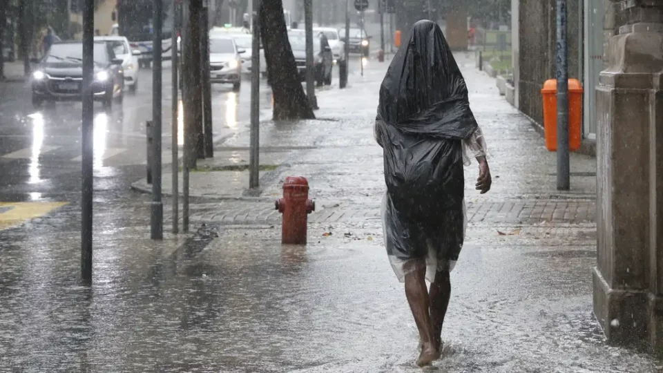 Sudeste, Centro-Oeste e Nordeste podem ter temporais nesta quinta; veja a previsão