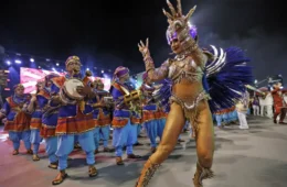 Desfiles em SP têm homenagens a povos originários; Rio tem sábado com Série Ouro