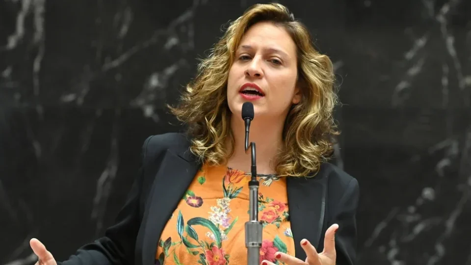 Deputada pede afastamento de desembargador do TJMG após denúncias de abuso