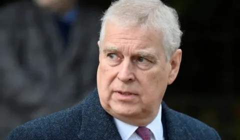 Sensacionalista: Maioria quer que Príncipe Andrew receba tratamento especial por ser da monarquia, a guilhotina