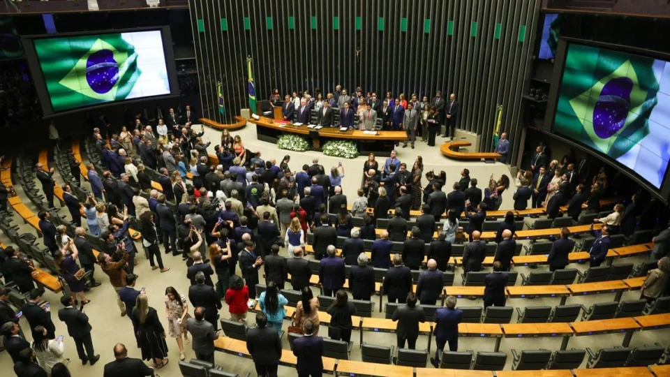 Congresso volta do carnaval com CPI do Crime Organizado e depoimento do diretor da Meta