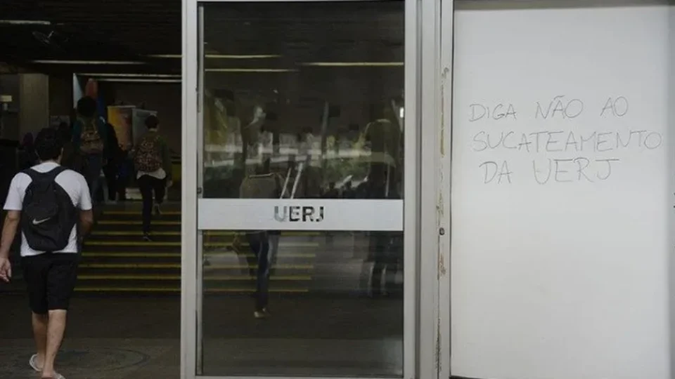Emendas para universidades crescem 285% e expõem fragilidade na autonomia orçamentária