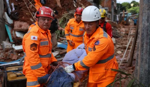 Chega a 68 o número de mortos após chuvas na Zona da Mata, em Minas Gerais
