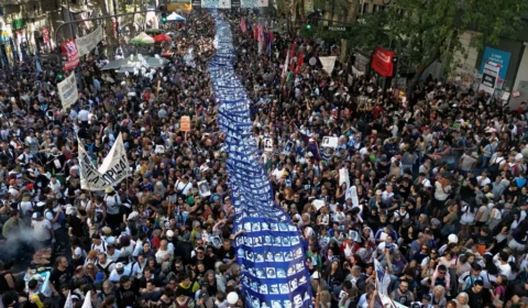 Argentina: Em marcha histórica, multidão exige memória, verdade e justiça nos 50 anos do golpe militar