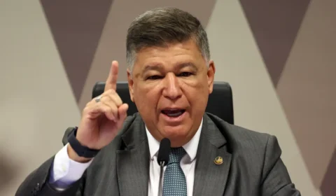 Presidente da CPMI assume reobtenção de dados de Vorcaro e expõe conflito com a PF