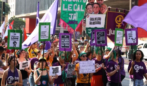 Atos pelo Dia Internacional da Mulher tomam as ruas no domingo (8) em todo o Brasil