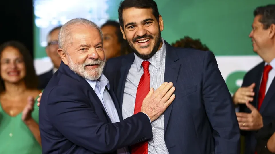 Lula deve enviar nome de Messias ao Senado mesmo sob risco de Alcolumbre rejeitar