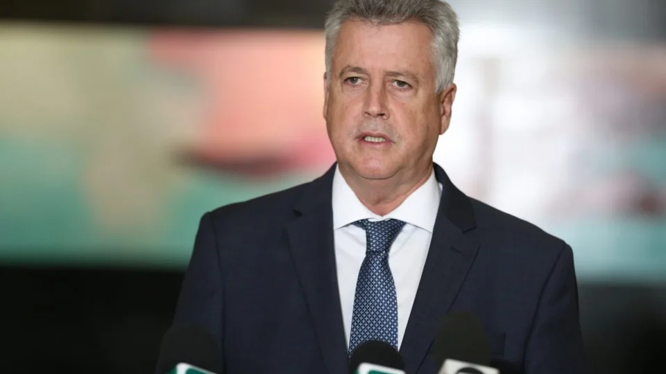 Deputado promete recorrer após Zanin barrar ação da CPI do Banco Master