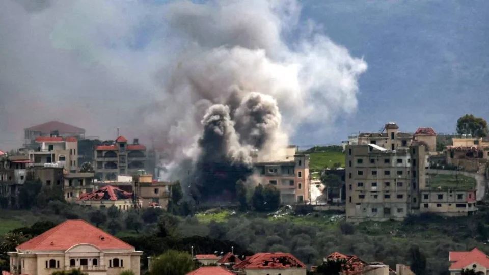Israel amplia ofensiva no sul do Líbano e envia tropas contra o Hezbollah