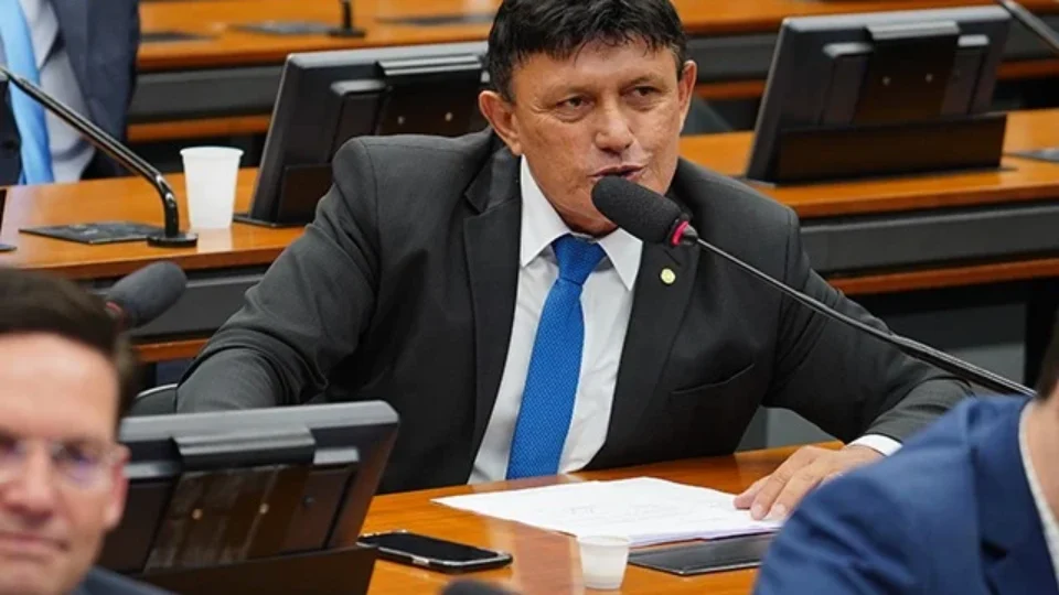 Comissão da Mulher da Câmara tem homem acusado de ameaçar deputadas