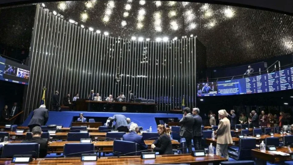 Senado aprova criação de 17,8 mil cargos; impacto pode chegar a R$ 5,3 bilhões