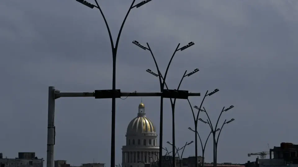 Cuba completa 3 meses sem receber combustível por bloqueio dos EUA