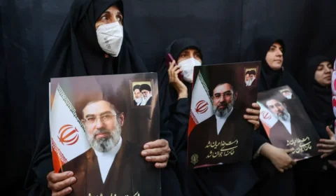 Irã rejeita plano de cessar-fogo dos EUA, afirma TV estatal