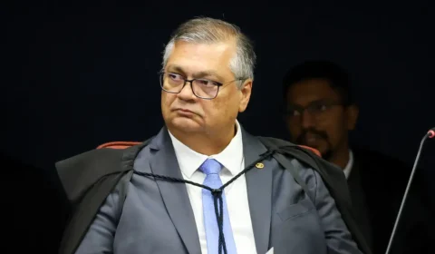 Dino proíbe saque em dinheiro de recursos de emendas parlamentares 