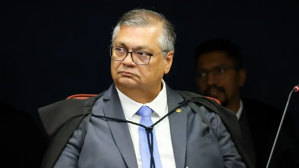 Dino proíbe saque em dinheiro de recursos de emendas parlamentares 