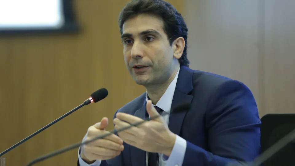 Galípolo aponta governo do DF como peça-chave para resolver rombo do BRB