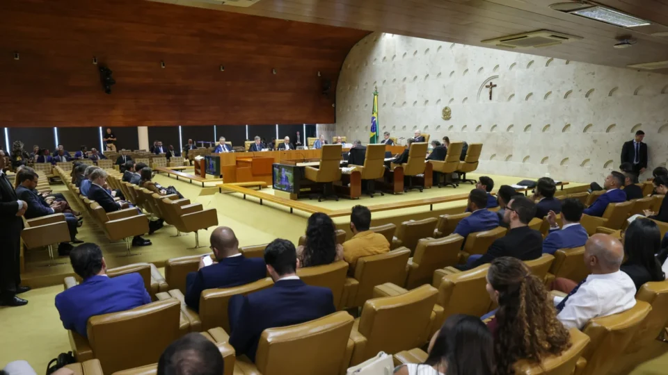 Plenário do STF derruba decisão de Mendonça e barra prorrogação da CPMI do INSS