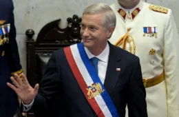 Ultradireitista José Antonio Kast toma posse como presidente do Chile