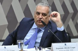PGR pede novas diligências da PF antes de decidir sobre acusação contra vice de Flávio