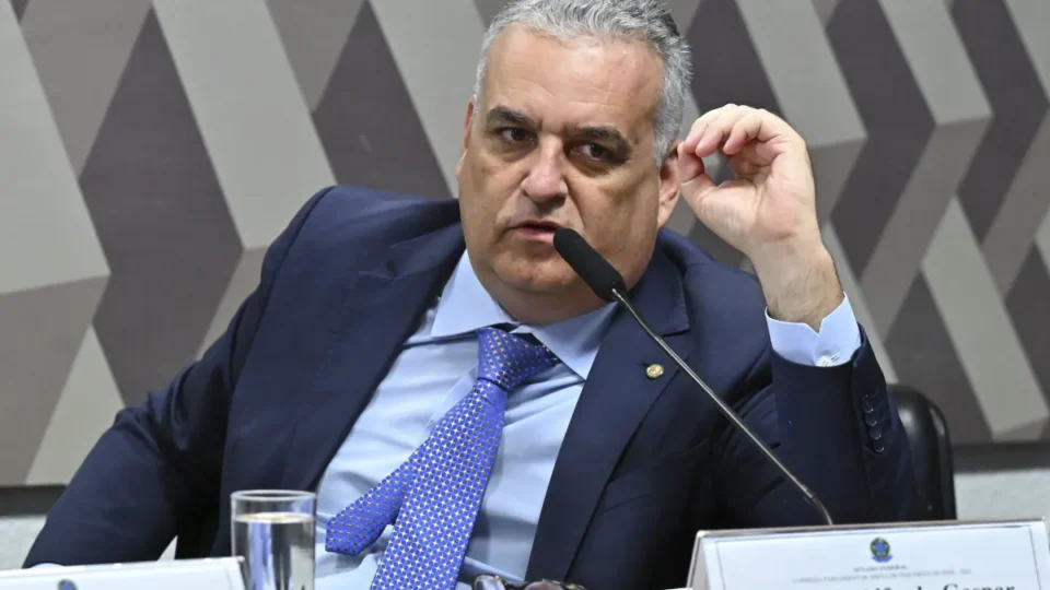 Relatório da CPMI do INSS vai pedir indiciamento de cerca de 220 pessoas, diz relator