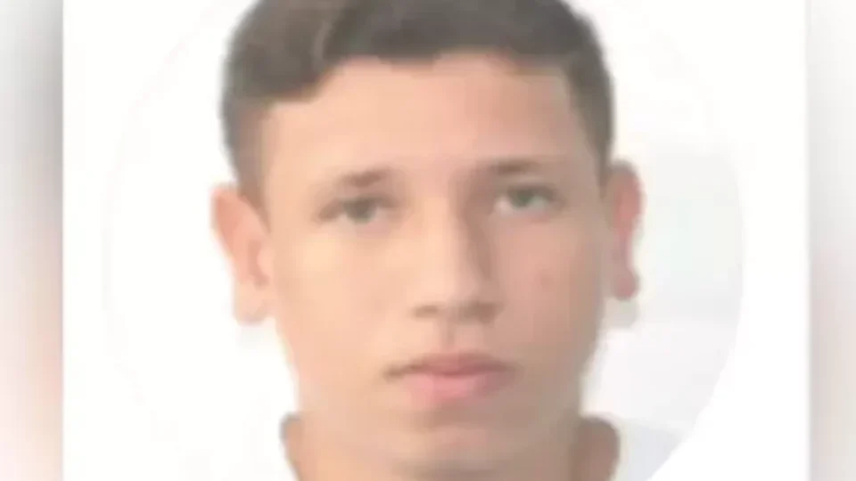 Último foragido por estupro coletivo em Copacabana se entrega à delegacia