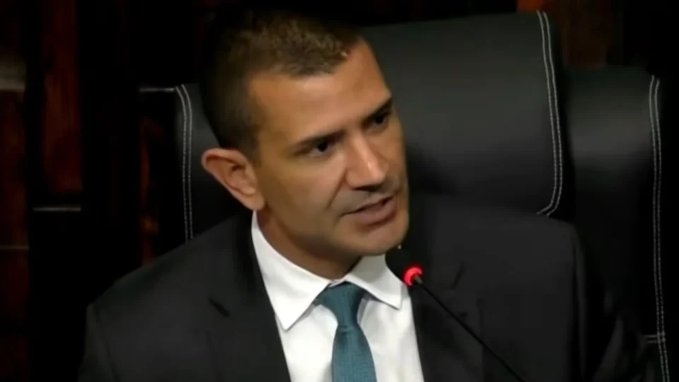 TJRJ anula sessão relâmpago que elegeu Douglas Ruas para presidente da Alerj