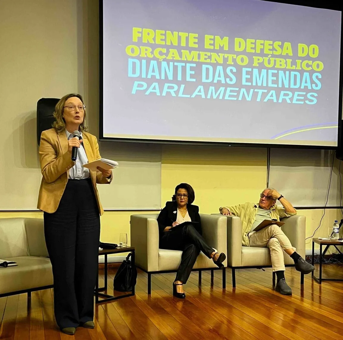 Deputada Maria do Rosário (PT-RS) no lançamento da Frente em Defesa do Orçamento Público. (Foto: Rafa Dotti/ Divulgação)
