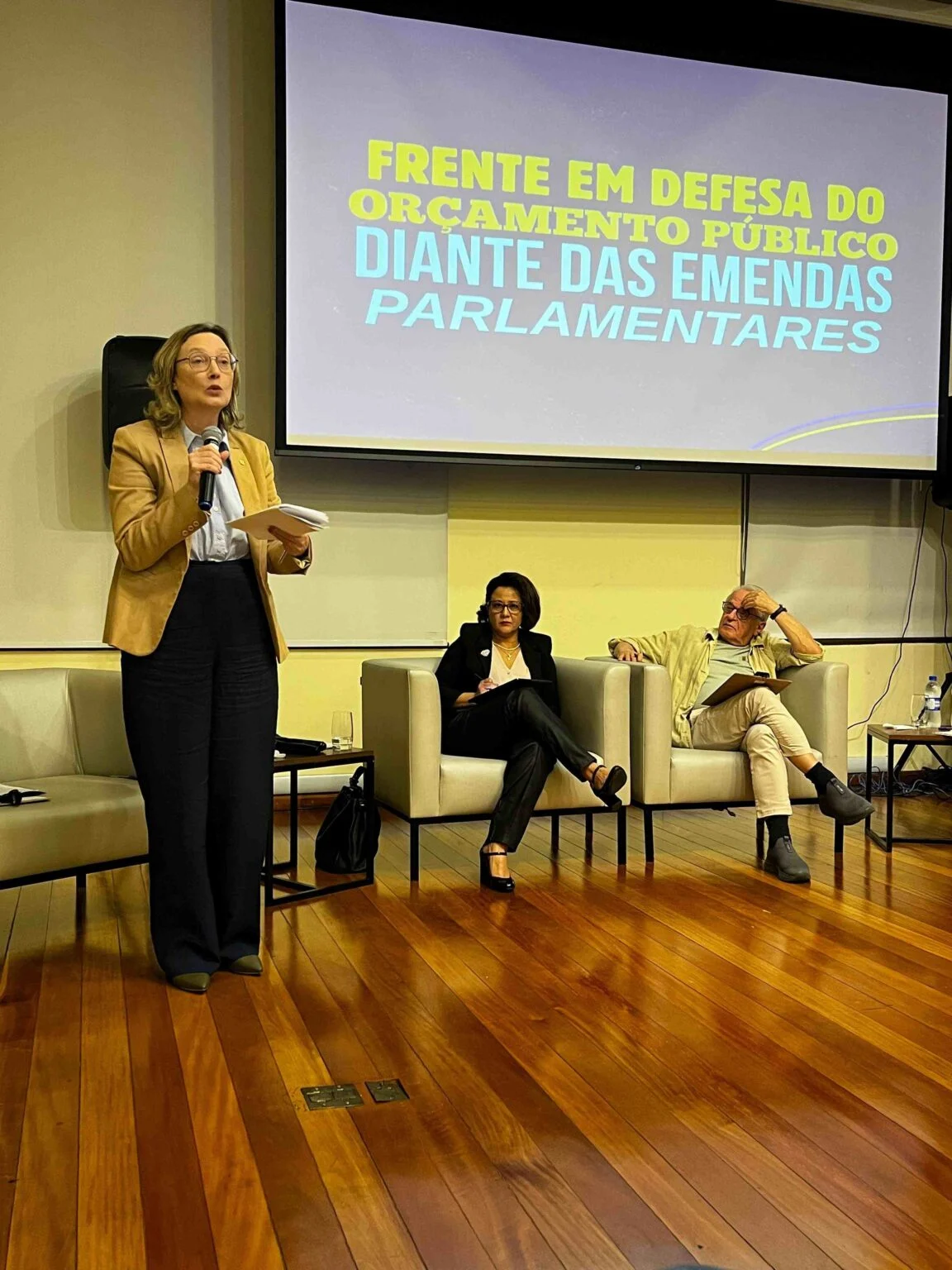 Deputada Maria do Rosário (PT-RS) no lançamento da Frente em Defesa do Orçamento Público. (Foto: Rafa Dotti/ Divulgação)