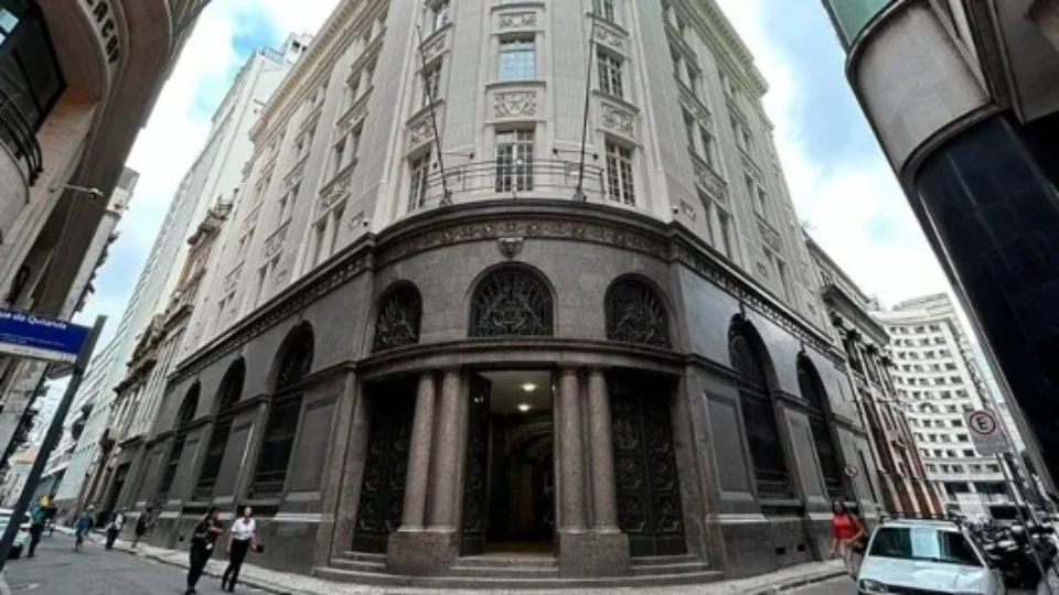 Certidão do julgamento de Castro no TSE gera dúvidas se eleição será direta ou indireta